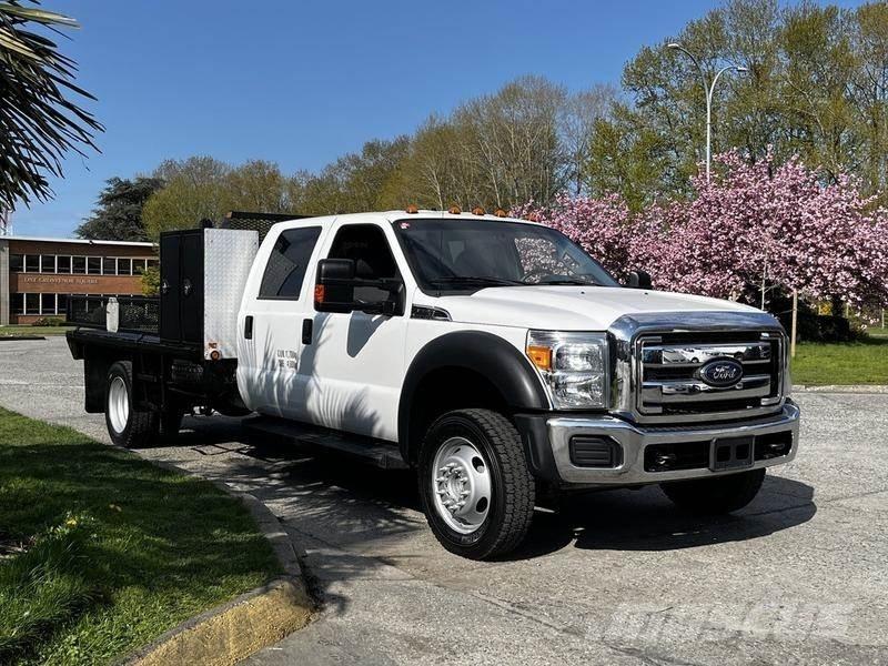Ford F-550 平ボディー