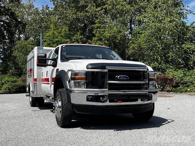 Ford F-550 多目的／汎用車両