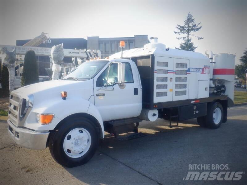 Ford F-650 コンバイン／バキュームトラック