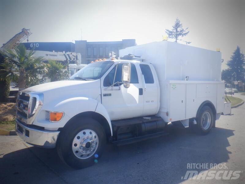 Ford F-750 多目的／汎用車両