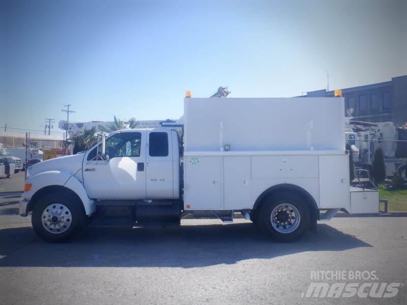 Ford F-750 多目的／汎用車両