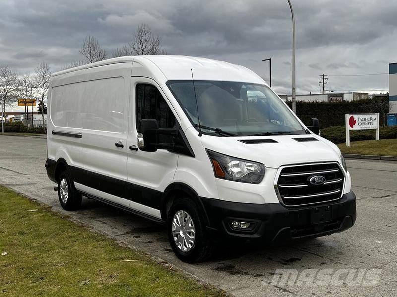 Ford Transit パネルバン