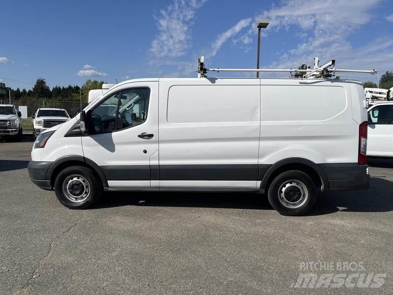 Ford Transit パネルバン