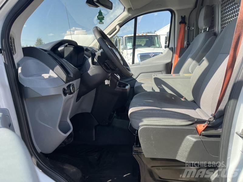 Ford Transit パネルバン
