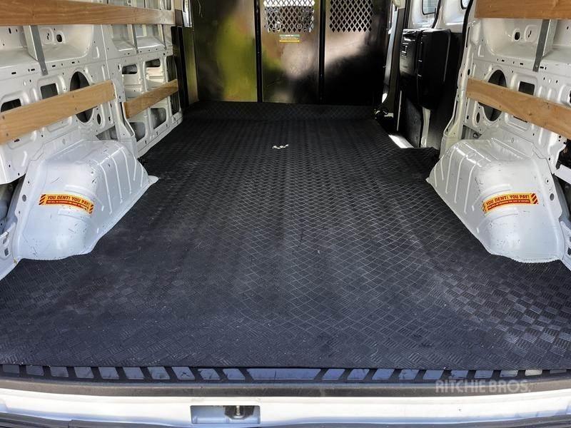 Ford Transit パネルバン