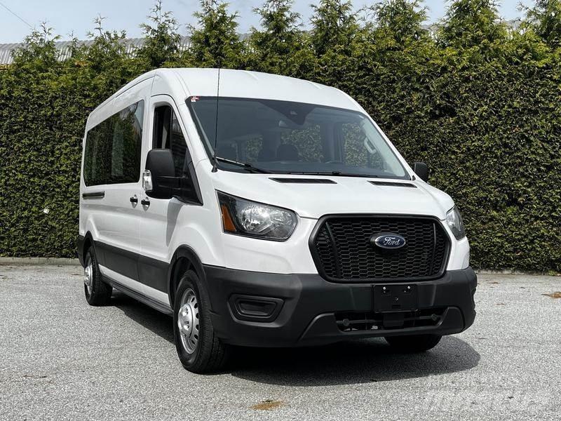 Ford Transit 自動車