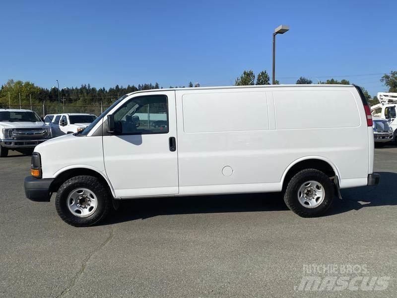 GMC Savana パネルバン