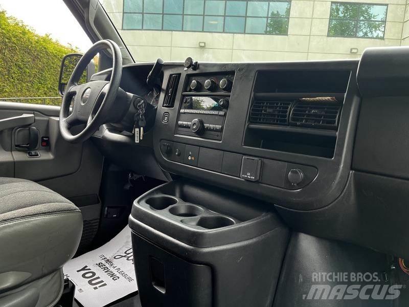 GMC Savana パネルバン