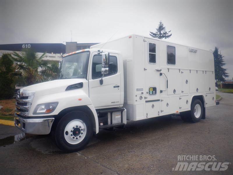 Hino 338 多目的／汎用車両