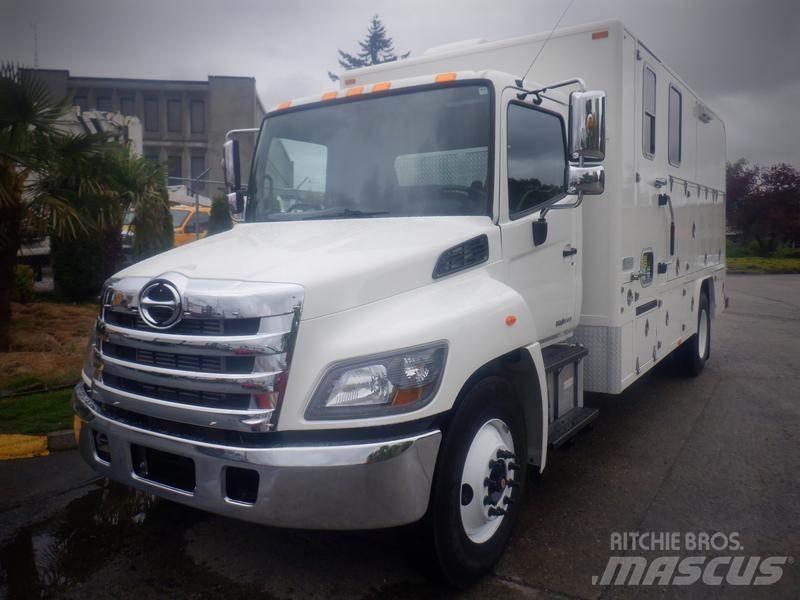 Hino 338 多目的／汎用車両
