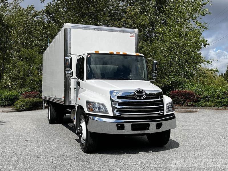 Hino 338 パネルバン