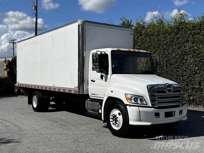 Hino 338 パネルバン