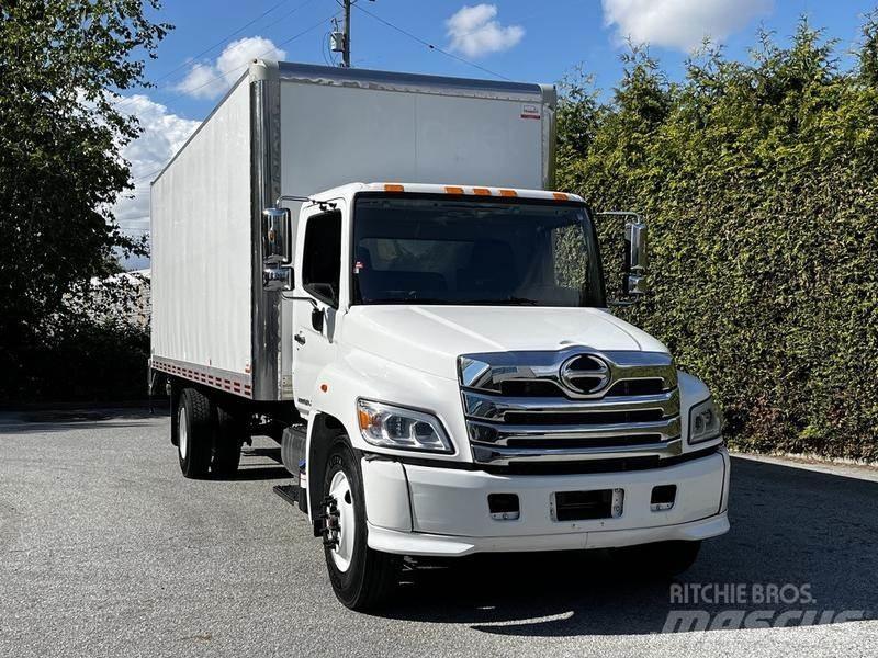 Hino 338 パネルバン