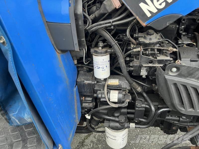 New Holland TN70A トラクター