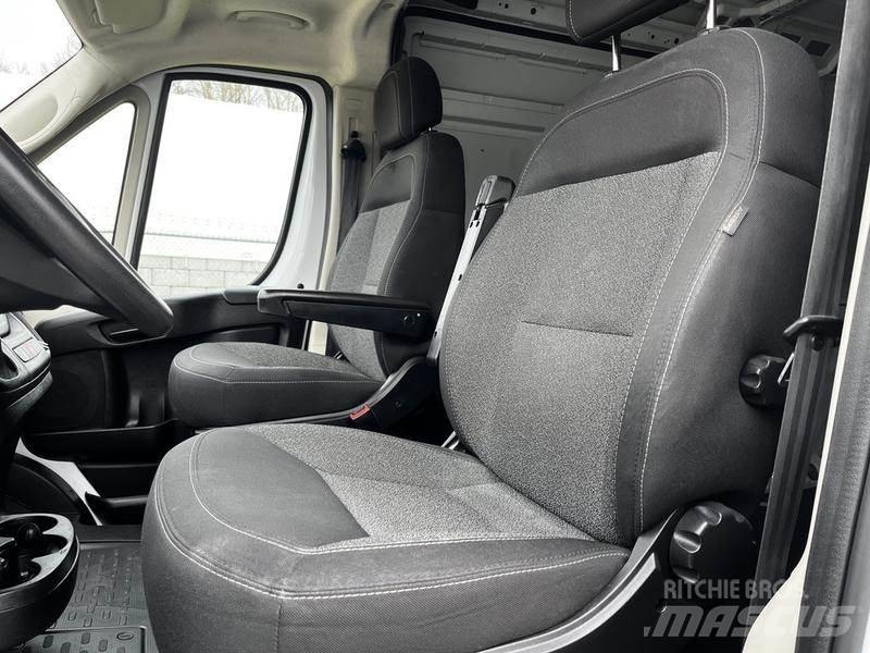 RAM Promaster パネルバン