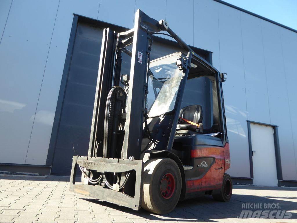 Linde E25-01 バッテリーフォークリフト