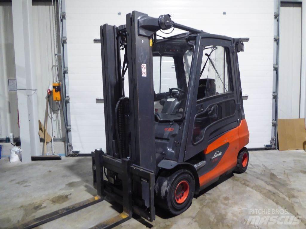 Linde E30-01 バッテリーフォークリフト