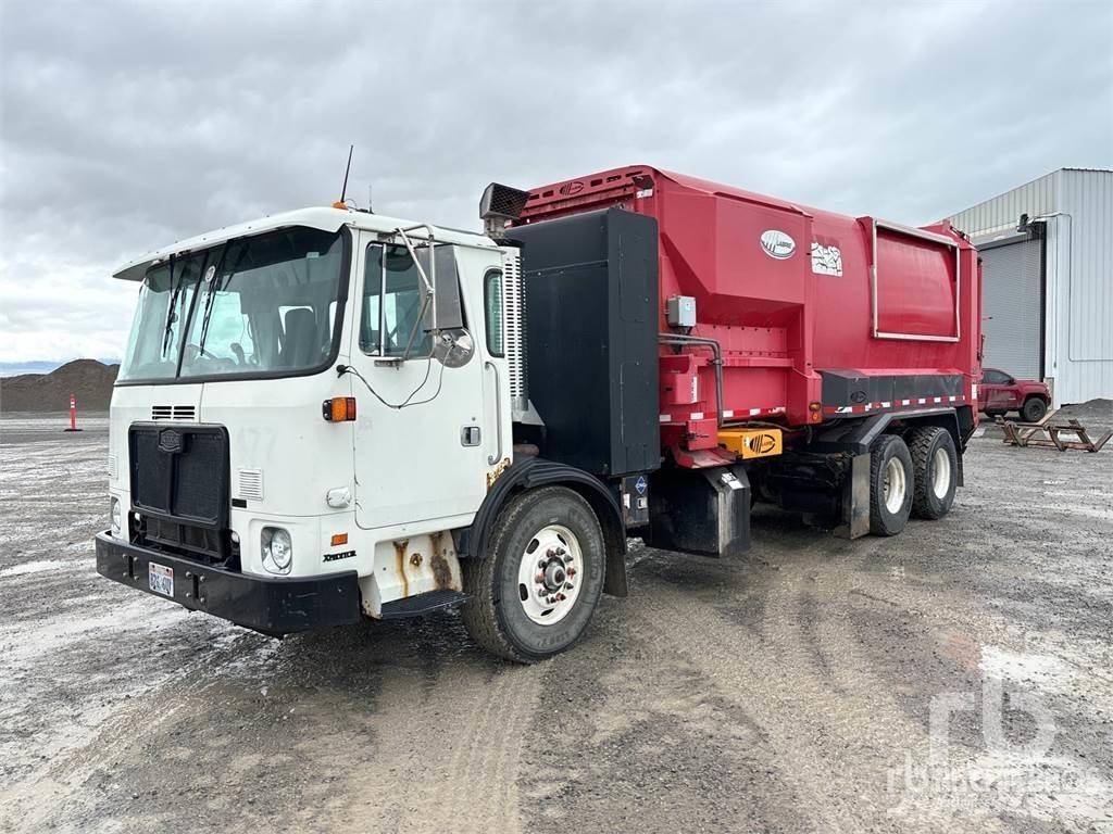 Autocar ACX64 塵芥車、パッカー車