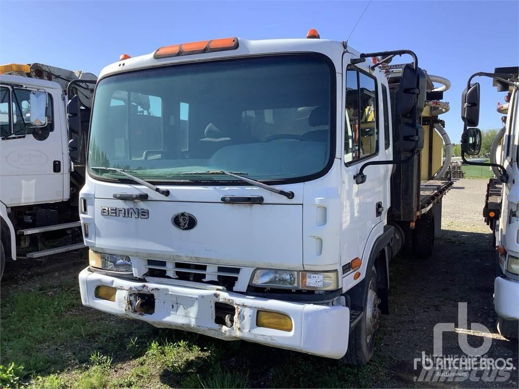 Bering MD26M 多目的／汎用車両