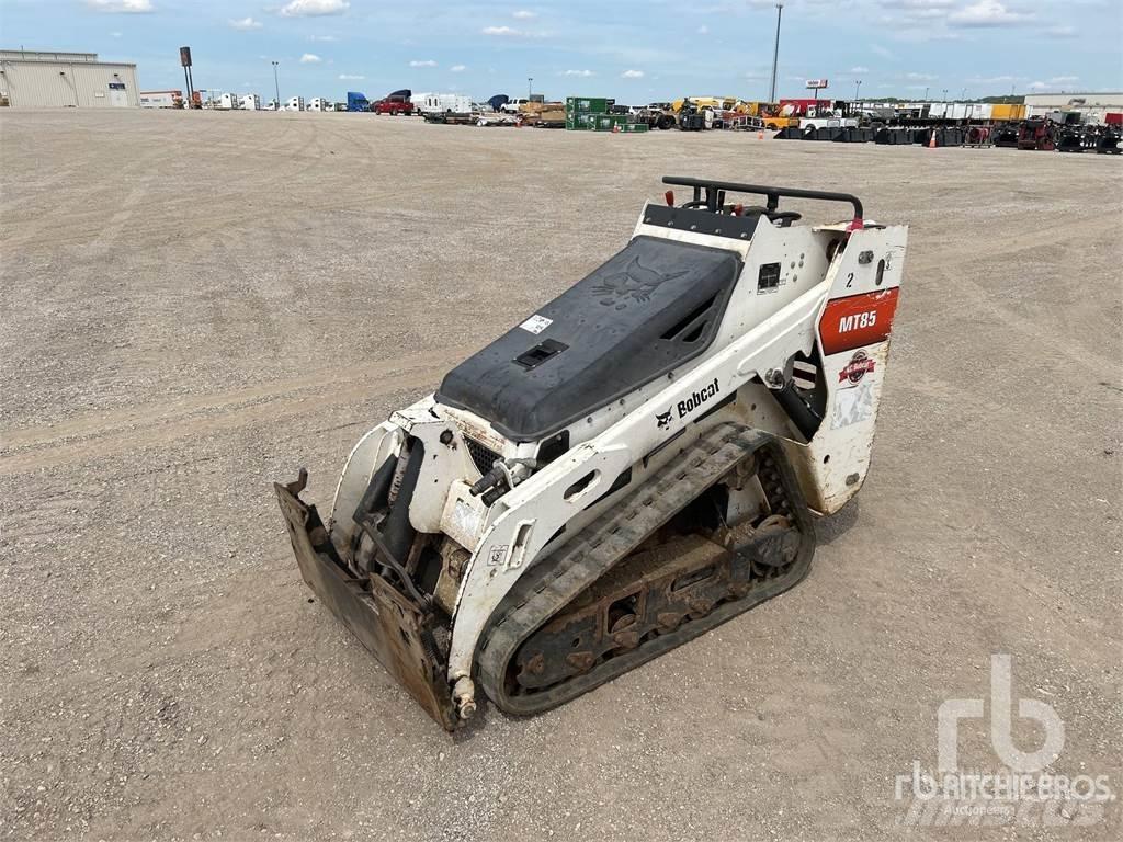 Bobcat MT85 スキッドステアローダー