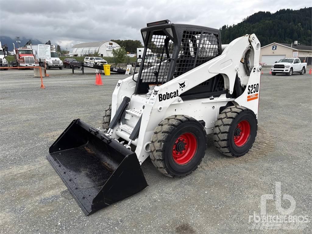 Bobcat S250 スキッドステアローダー