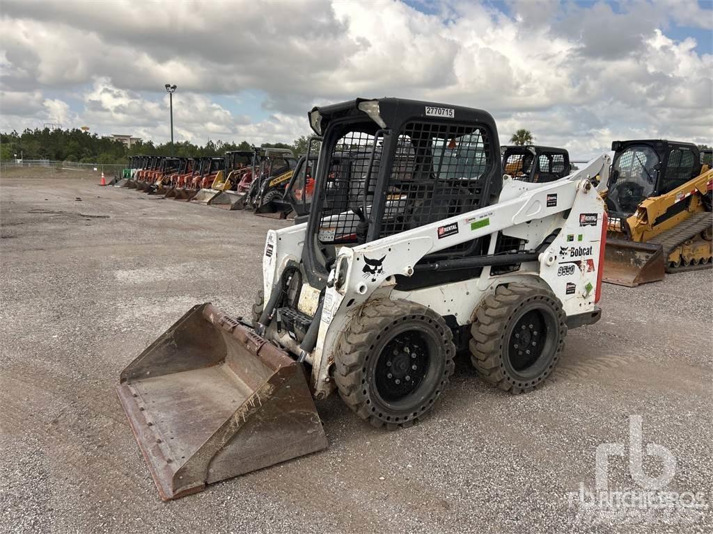 Bobcat S550 スキッドステアローダー