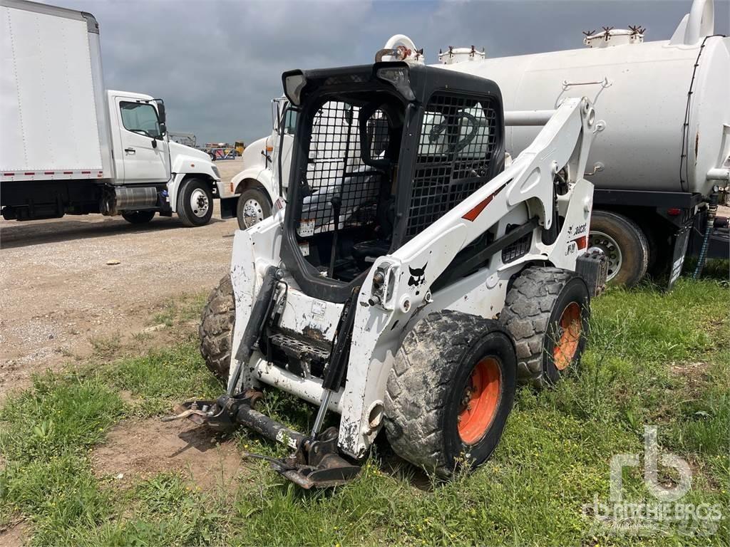 Bobcat S740 スキッドステアローダー