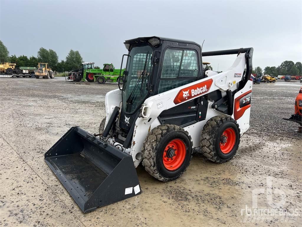 Bobcat S76 スキッドステアローダー