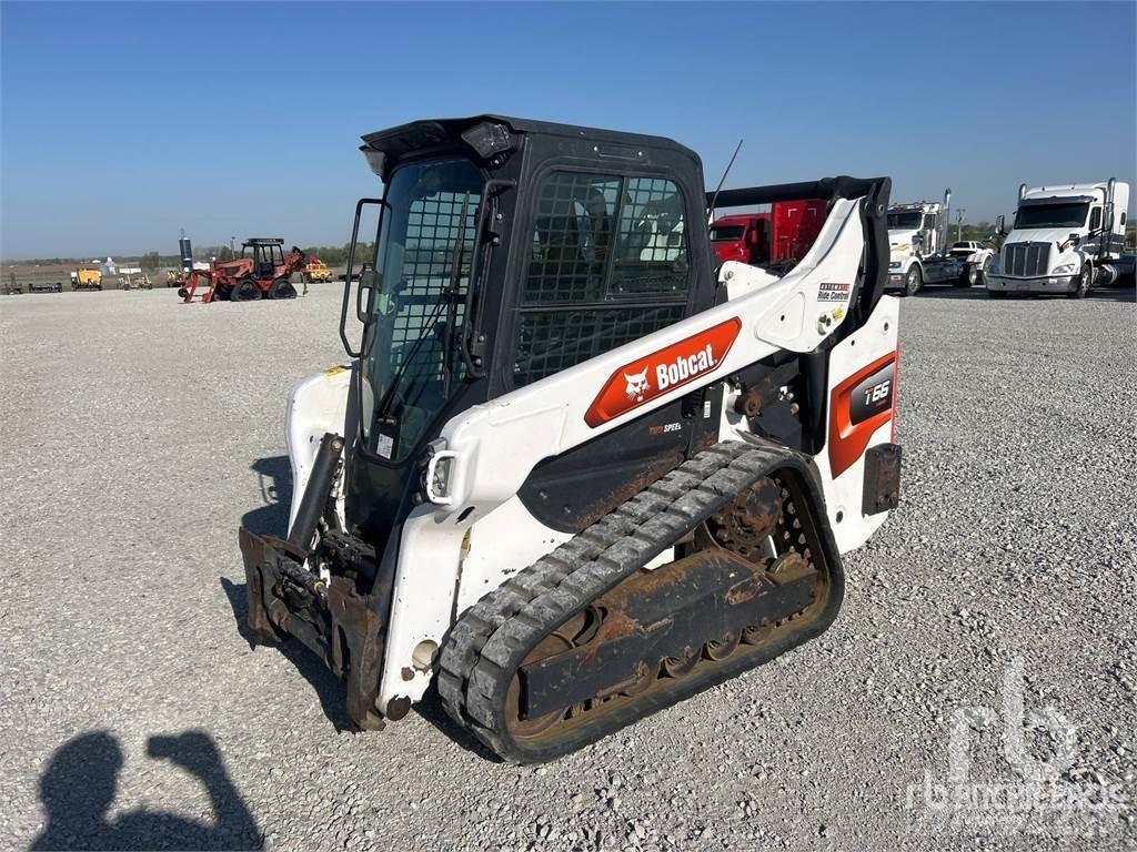 Bobcat T66 スキッドステアローダー