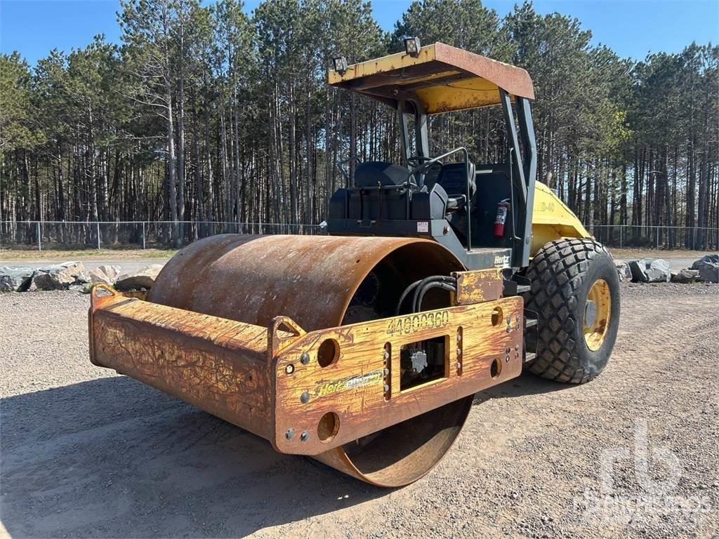 Bomag BW211D-40 ソイルコンパクター