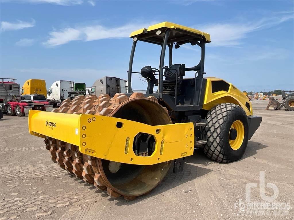 Bomag BW211D-5 廃棄物コンパクター