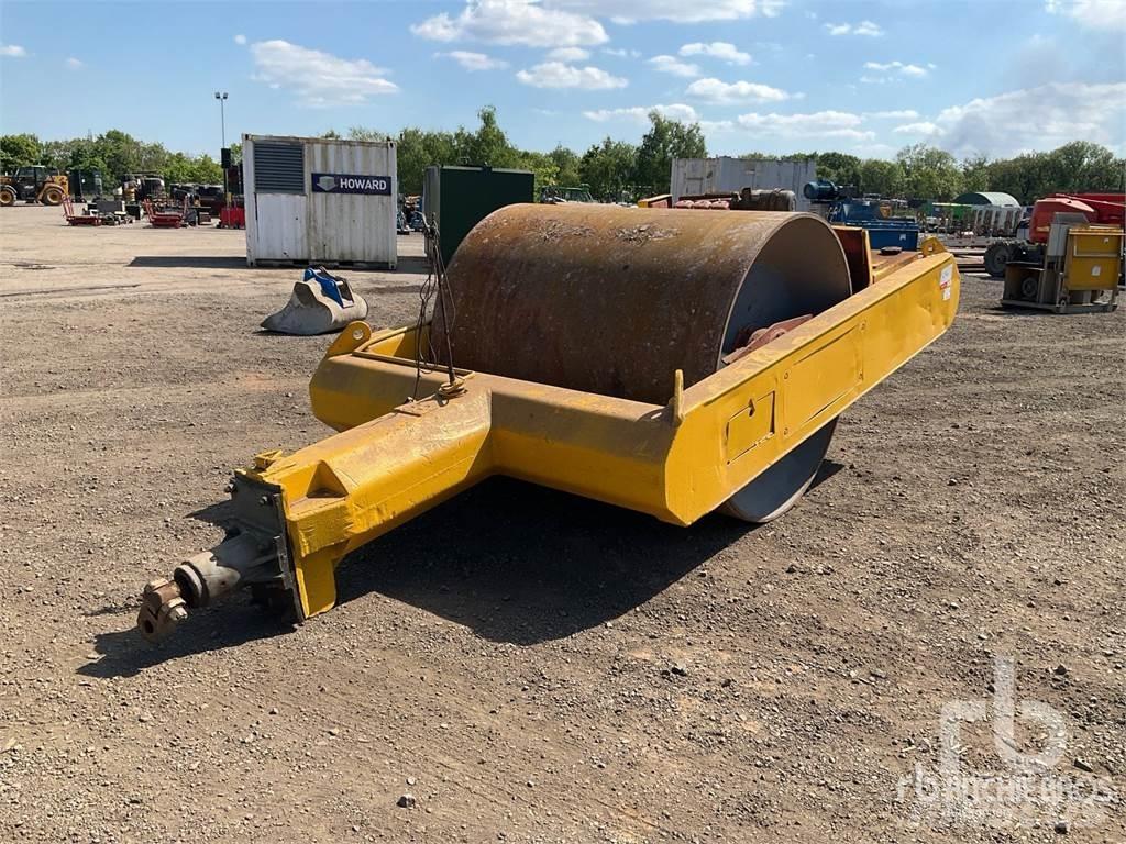 Bomag Towable ソイルコンパクター