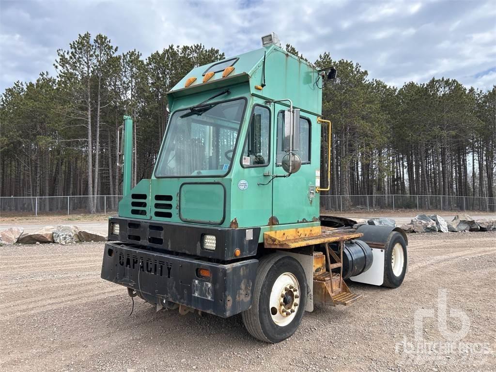 Capacity 4x2 中古トラクターヘッド | トレーラーヘッド