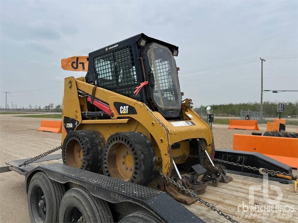 CAT 226B3 スキッドステアローダー