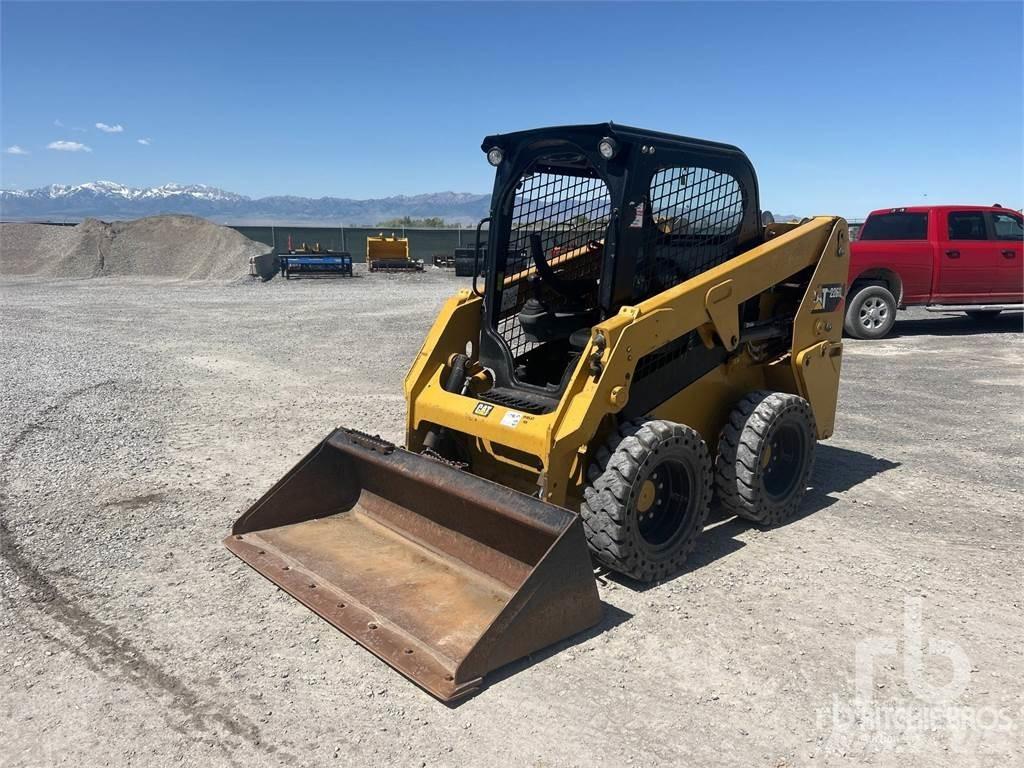 CAT 226D スキッドステアローダー