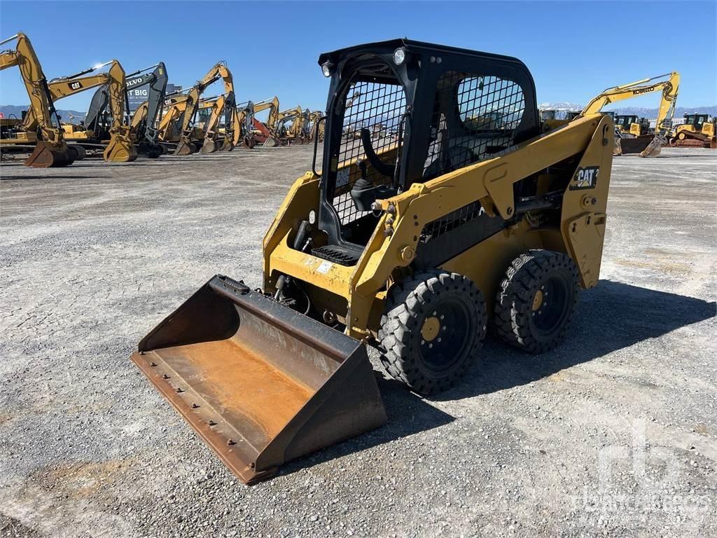 CAT 226D C1-H2 スキッドステアローダー