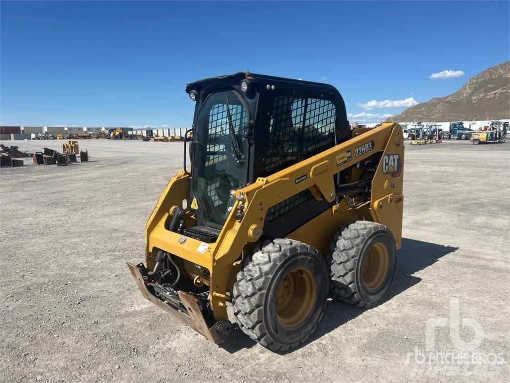 CAT 226D3 スキッドステアローダー