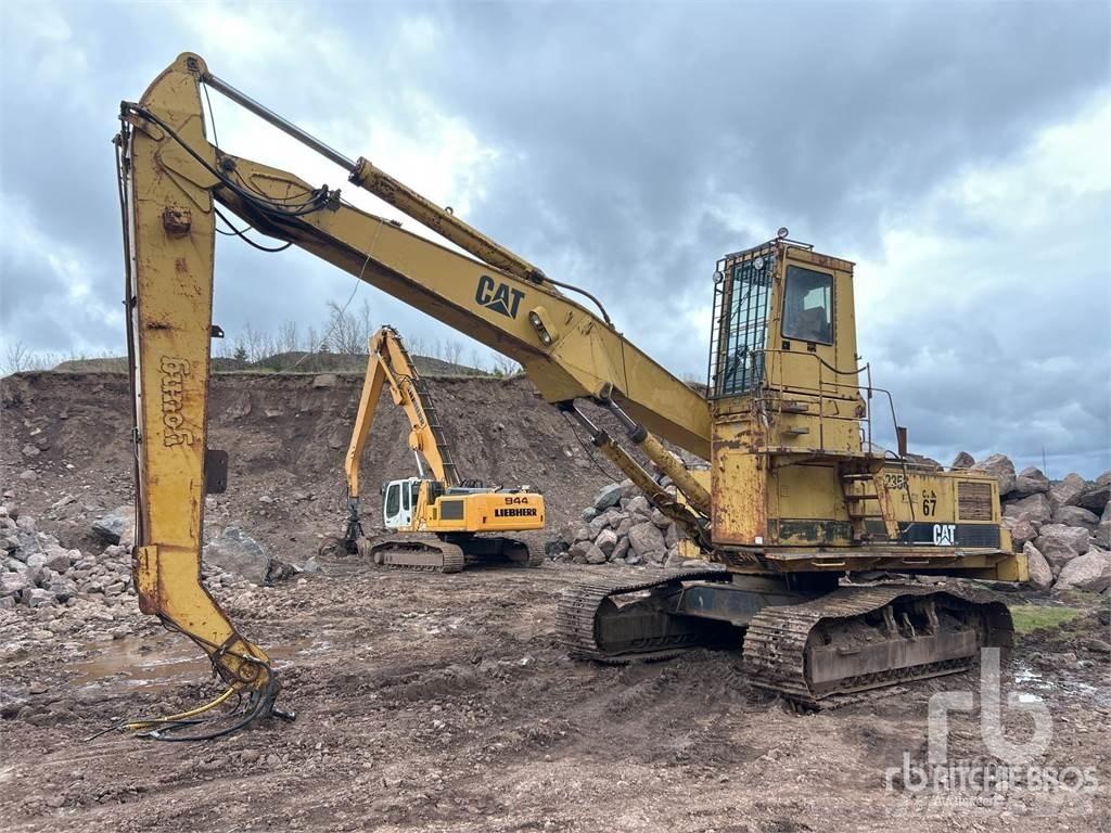 CAT 235C 廃棄物／工業産廃処理機