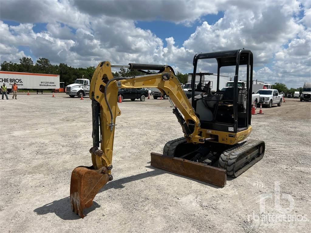 CAT 302.7DCR ミニ油圧ショベル 7t以下（ミニユンボ・ミニディガー）