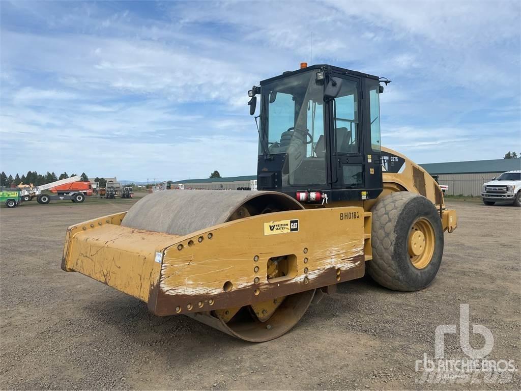 CAT CS76XT ソイルコンパクター