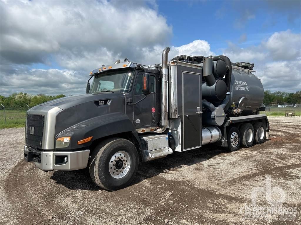CAT CT660 コンバイン／バキュームトラック