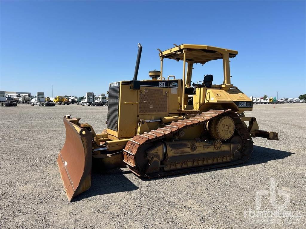 CAT D6M XL ブルドーザー