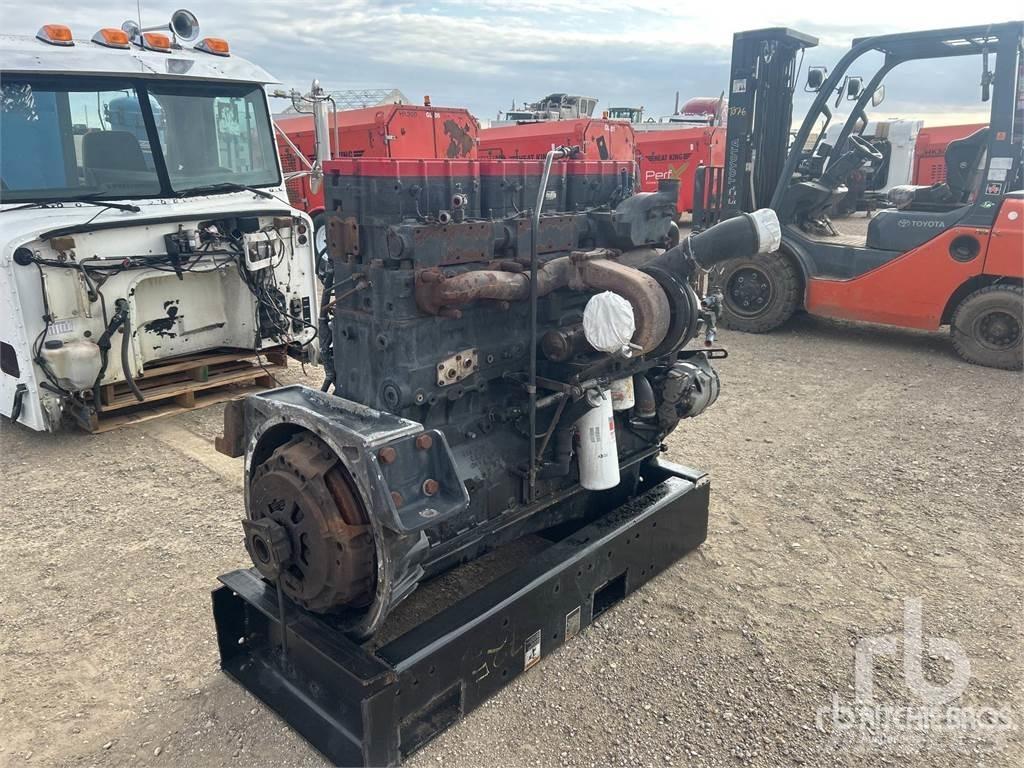 Cummins N14 エンジン