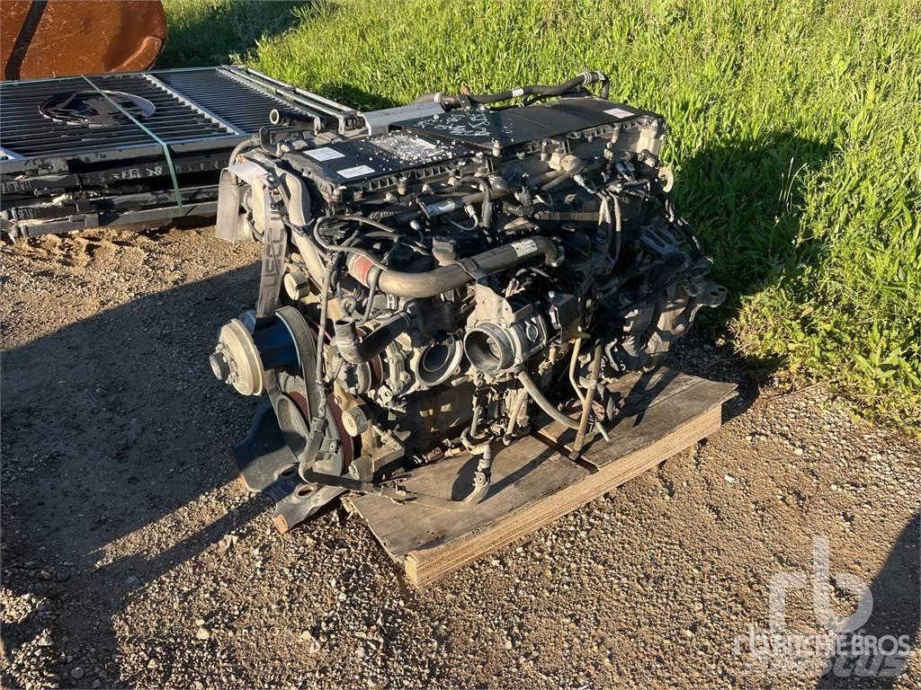 Detroit DD15 エンジン