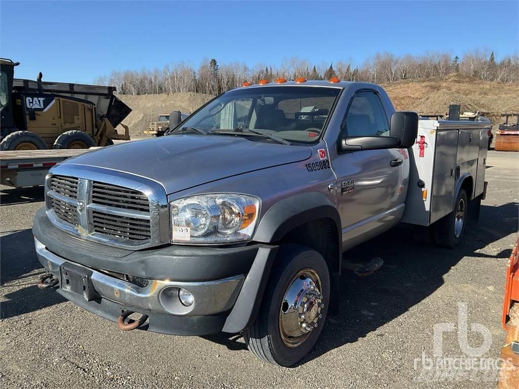 Dodge 4500 多目的／汎用車両