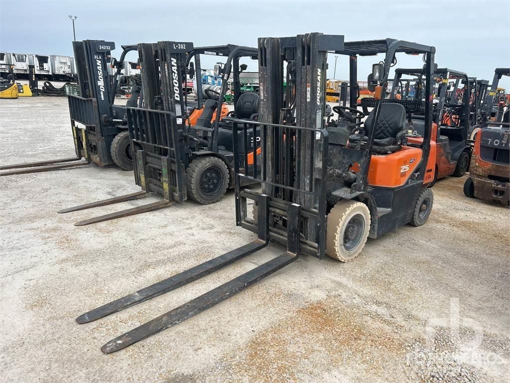 Doosan G25G ディーゼル・軽油