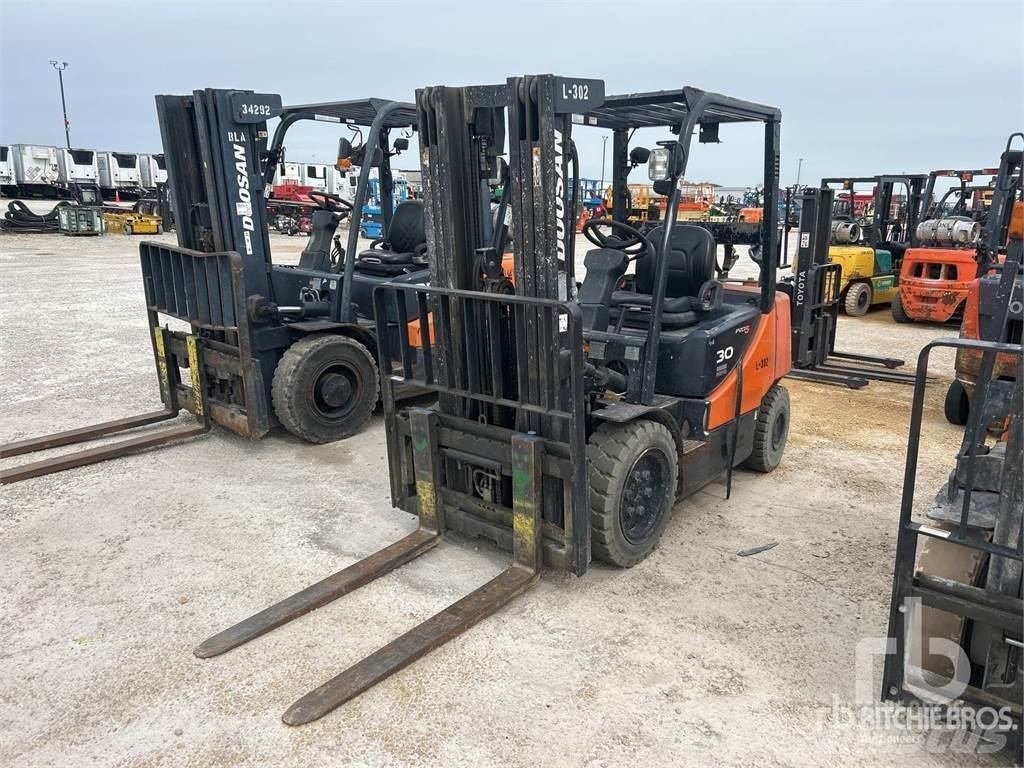 Doosan G30P-5 ディーゼル・軽油