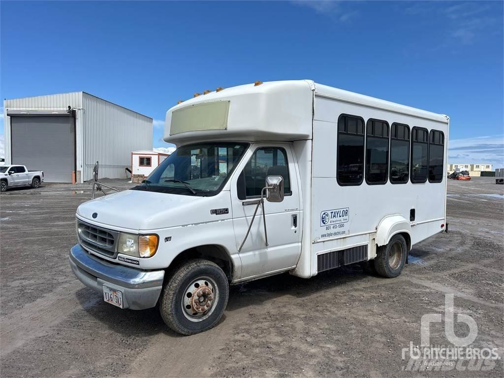 Ford E-350 パネルバン