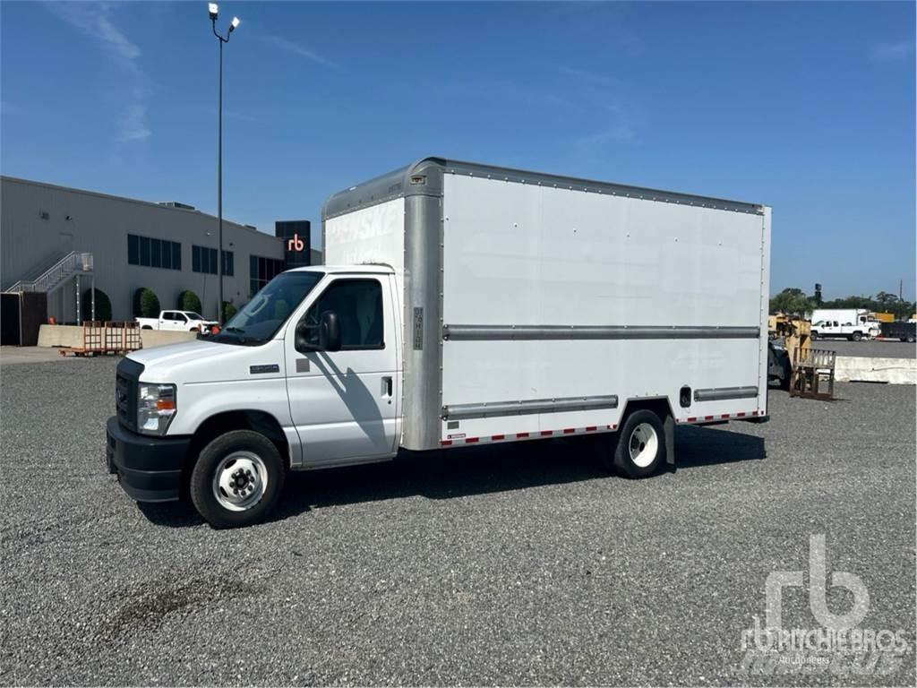 Ford E-350 パネルバン