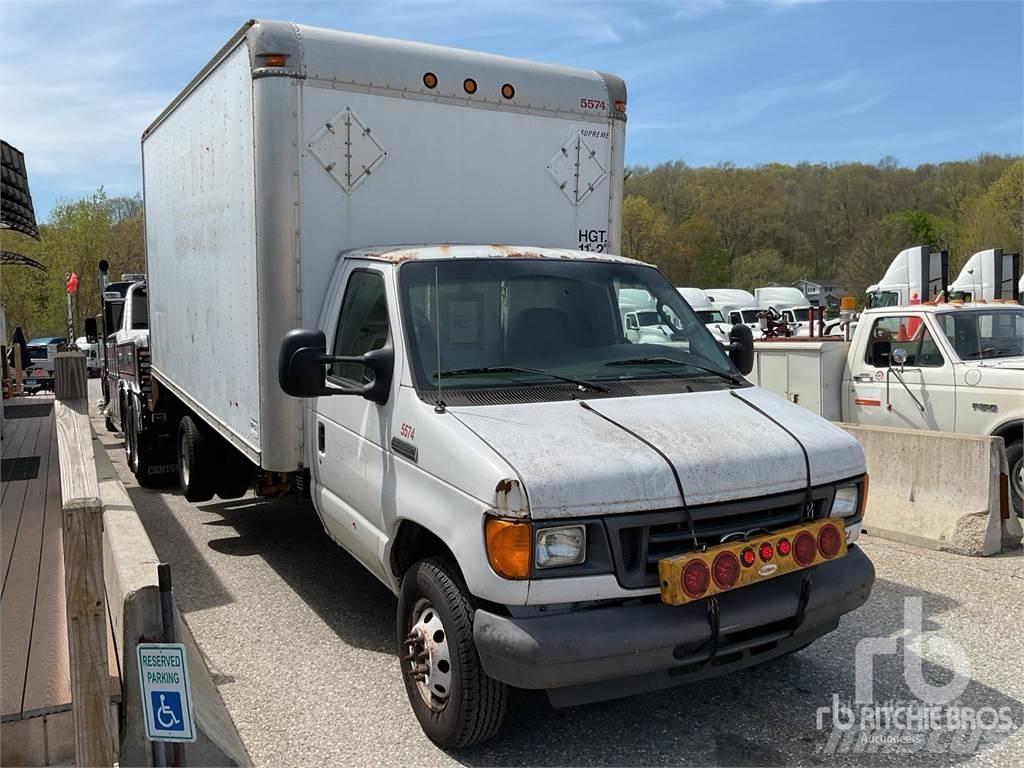Ford E-450 冷凍冷蔵車